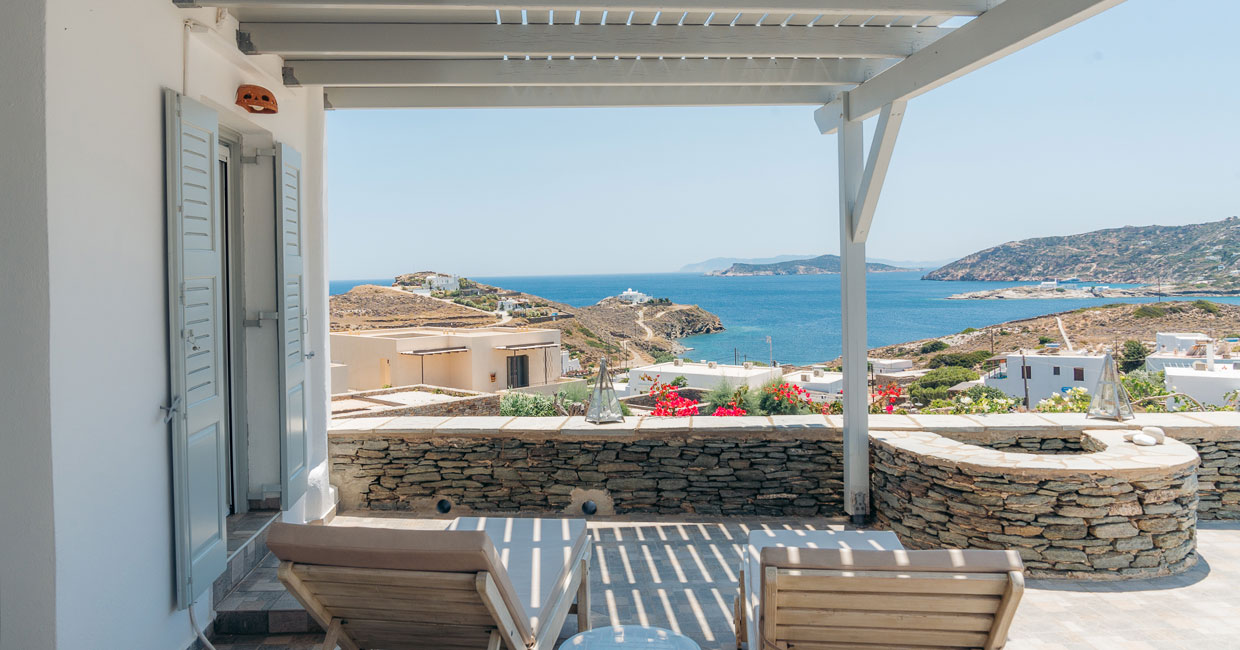House Fivos in Sifnos with sea views