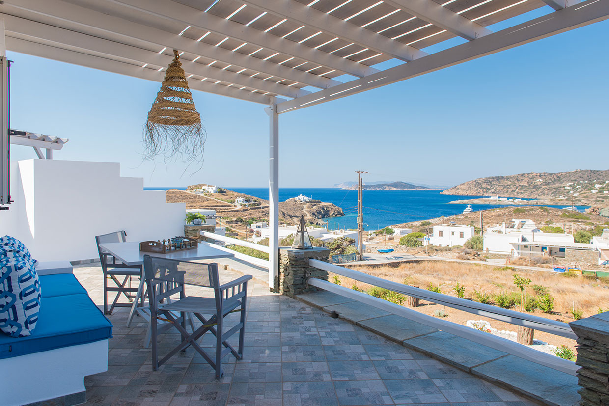 Lydia house in Sifnos, veranda with sea view